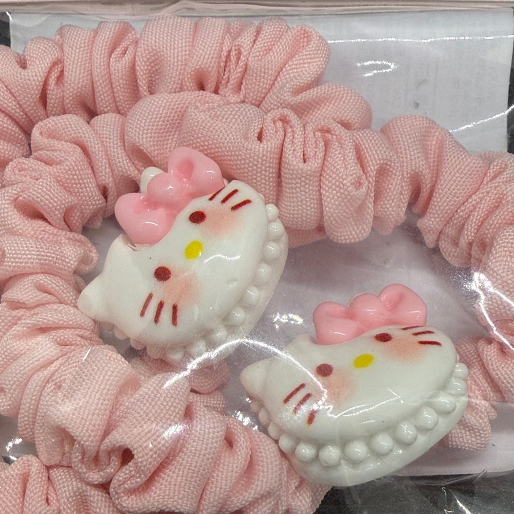 3/$15 🌸 Hello Kitty Blush Pink Hair Scrunchies - Picture 2 of 2